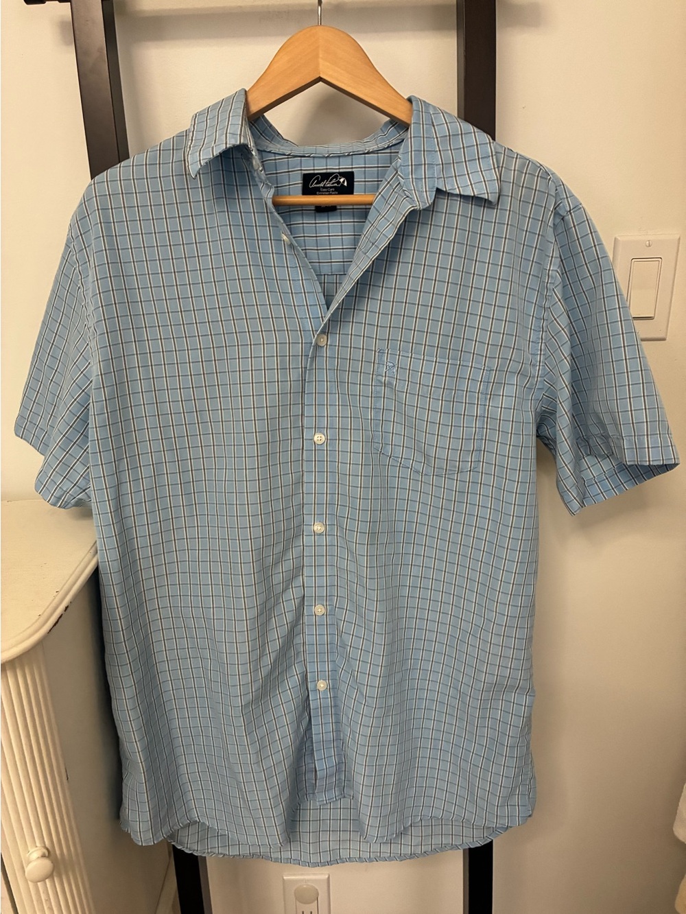 Arnold Palmer Light Blue Plaid Short-Sleeve Button-Up Shirt. Size medium. EUC